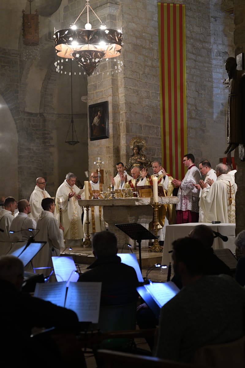 Messe Chrismale en la cathédrale d'Elne